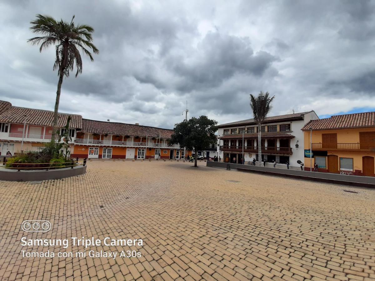 Apartamentos Turisticos El Zipa Zipaquirá Exterior photo